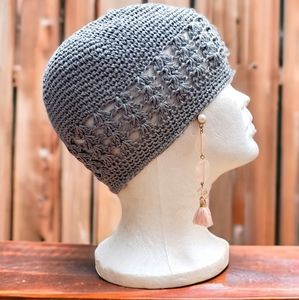 NWOT Light Green Knit Beanie Cap Hat Women's or Unisex OS Fitted Beret